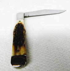 1981 STAG COKE BOTTLE STAG FOLDING KABAR USA MINT COLLECTORS CLUB KNIFE FROM WALL DISPLAY