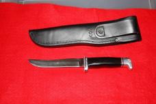 Vintage Buck 105 Knife w box and papers. NIB Pre 1986 Beige Box