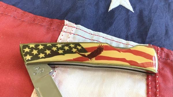 Case xx 1984 Medium Lockback (mdl# 059L SS) w/ American Flag & Eagle Soaring Synthetic Handles -NOS Case xx 1984 Medium Lockback (mdl# 059L SS) w/ American Flag & Eagle Soaring Synthetic Handles -NOS