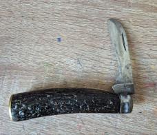 4 1/2"  Vintage Ward & Payne Sheffield Flat Bottom Pruning Knife, Very Nice Fat Stag