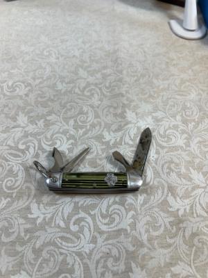 Vintage Utica Cutlery Girl Scout Featherweight  Knife