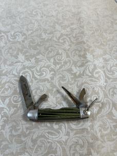 Vintage Utica Cutlery Girl Scout Featherweight  Knife