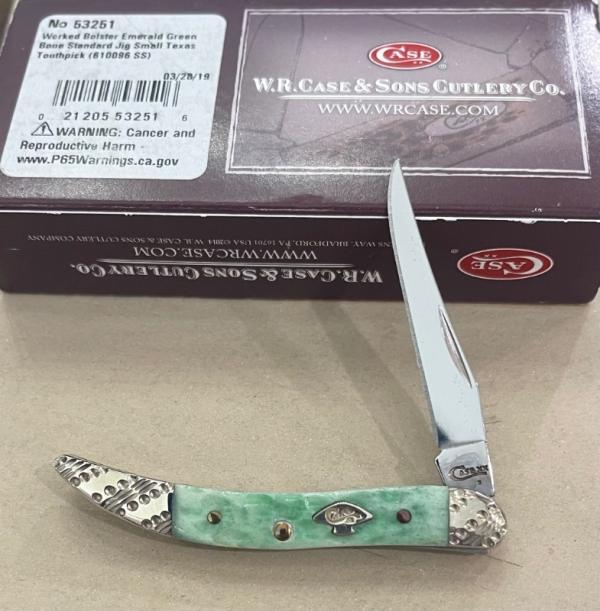 Case #53251 2019 Emerald Green Tiny Toothpick w worked bolsters Case #53251 2019 Emerald Green Tiny Toothpick w worked bolsters