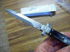 A. G. A. Campolin Maniago, Italy Maltese Cross Bayonet 9 Incher Lockback W/Brazilian Horn UNUSED!