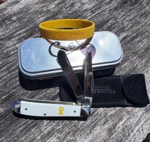 Case Cares Mini Trapper