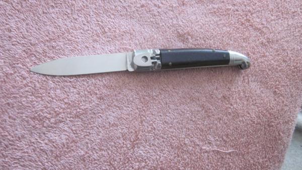 8" Birdshead Leverlock 8" Birdshead Leverlock