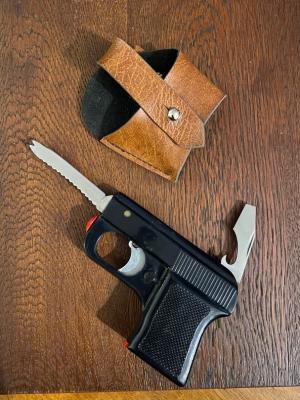 RARE VINTAGE ITALIAN AUTOMATIC FISHING PISTOL KNIFE WITH SHEATH
