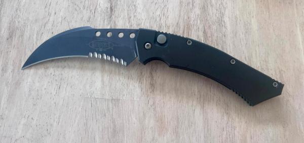 2002 MICROTECH Hawk-A Combo Hawkbill Push Button 2002 MICROTECH Hawk-A Combo Hawkbill Push Button