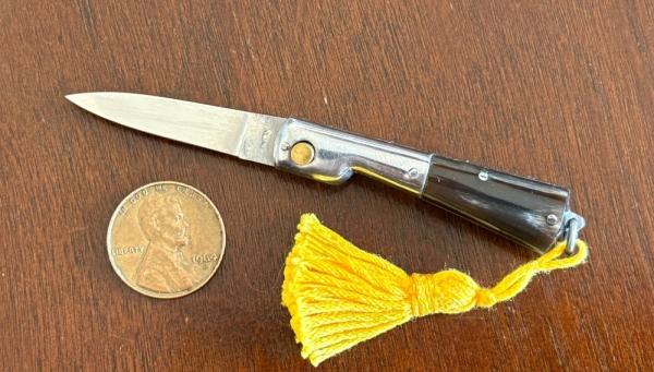 Rare Miniature Keychain Vendetta Corsa Switchblade Knife From Italy, Nice Horn, Unused Rare Miniature Keychain Vendetta Corsa Switchblade Knife From Italy, Nice Horn, Unused