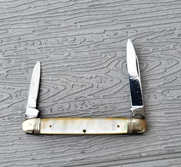 3" Old BAUER 2-Blade Pocket Knife, Made in Germany , Pearl Scales 3" Old BAUER 2-Blade Pocket Knife, Made in Germany , Pearl Scales