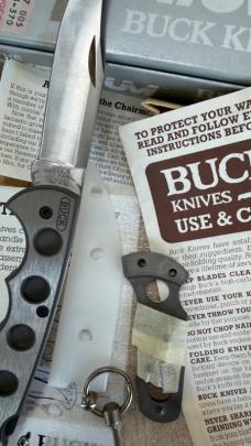 Buck Knife The Titanium 1987 Complete With Box  