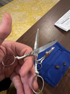 Fancy dagger type scissors