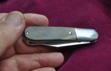 Queen 82 Aluminum Frame Barlow Saw Cut Delrin 3 1/2" Closed Used Tight Very Loud Snap 
