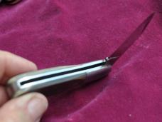 Queen 82 Aluminum Frame Barlow Saw Cut Delrin 3 1/2" Closed Used Tight Very Loud Snap 