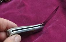 Queen 82 Aluminum Frame Barlow Saw Cut Delrin 3 1/2" Closed Used Tight Very Loud Snap 