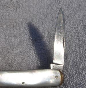 Electric Cutlery Co. Newark NJ 1890-1910 2 Blade Pearl 2 1/4' Closed Blade Etch Visable Some Damage