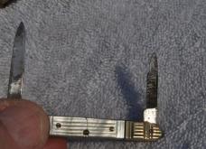 Ward Bros. Montgomery Ward 2 Blade Fancy Pearl 1880s Tight Loud Snap On Bothj 1/2 Stops 2 5/16ths 
