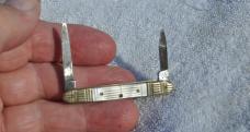 Ward Bros. Montgomery Ward 2 Blade Fancy Pearl 1880s Tight Loud Snap On Bothj 1/2 Stops 2 5/16ths 