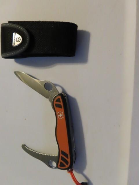 VICTORINOX HUNTER XT WITH SHEATH NEW VICTORINOX HUNTER XT WITH SHEATH NEW