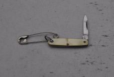 Tang Stamped Latama Italy 1 1/2" Closed Very Hard Pull Loud Snap Tight Cracked Ice Mint 50s