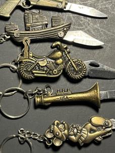 8 keychain knives