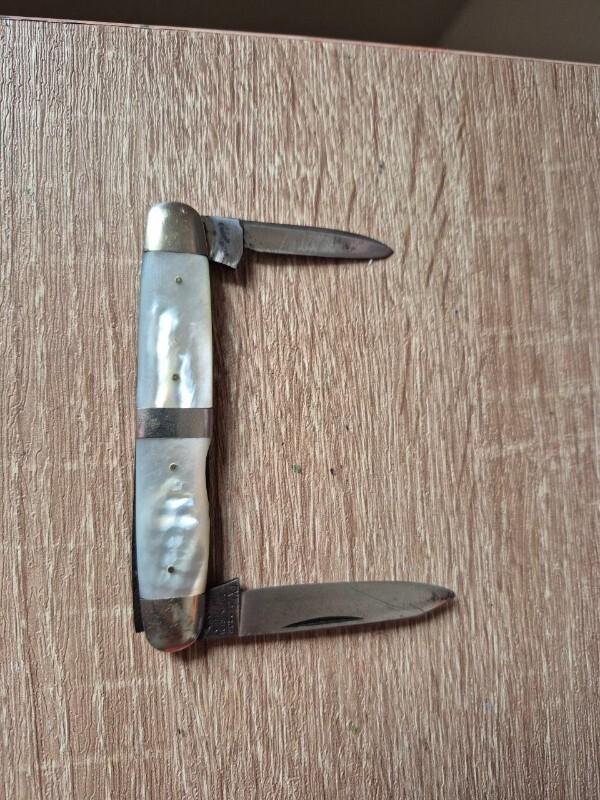 3 3/8" I*XL George Wostenholm 2-Blade Pen Knife, Made in Sheffield ,Cigar band Pearl Scales