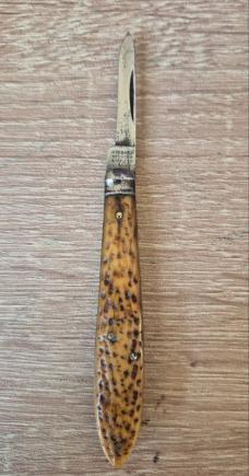 3 1/8" Vintage Hibbard Spencer Bartlett & Co. Quill Cutting Knife, Jigged Bone Scales 