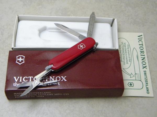 Victorinox Switzerland Red Classic SD Small Multi Tool Swiss Army Knife 