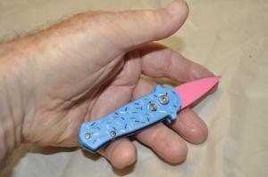 Auto Switch Blue With Sprinkles 3quot Closed pocket Clip Mint Pink Dagger Blade