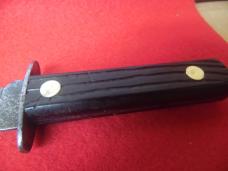 FIXED BLADE OLDIE WITH EDGE NO NAME USED YEAR UNKNOWN VERY USEABLE