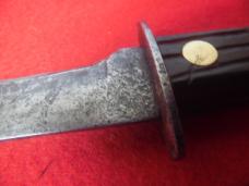 FIXED BLADE OLDIE WITH EDGE NO NAME USED YEAR UNKNOWN VERY USEABLE