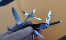 9 Function Bonsa Bontgen & Sabin Solingen germany Camp Knife 1950s Mint Black Handles  Bail