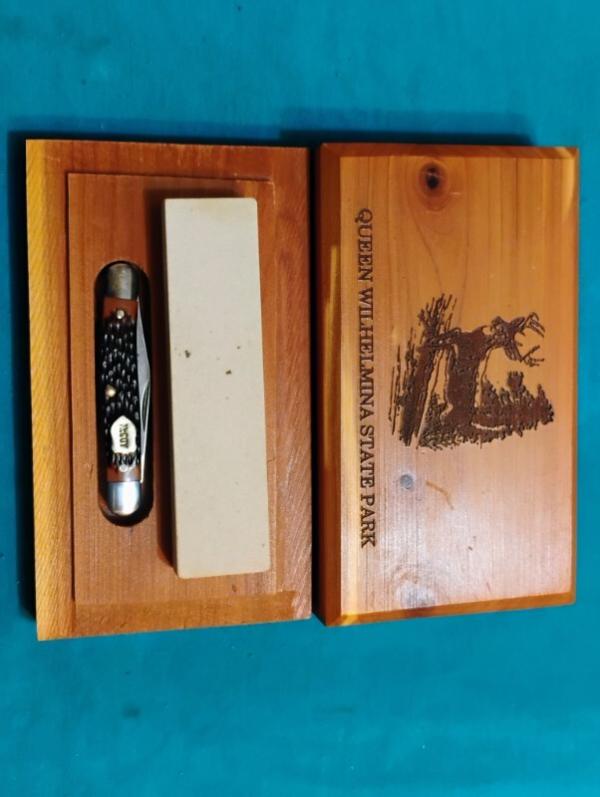 VINTAGE LITTLE MCCOY MT IDA ARKANSAS MIB QUEEN WILHELMINA FOLDING POCKET JACK PEN KNIFE KNIVES OLD VINTAGE LITTLE MCCOY MT IDA ARKANSAS MIB QUEEN WILHELMINA FOLDING POCKET JACK PEN KNIFE KNIVES OLD