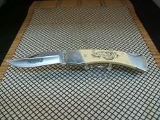 SCHRADE U.S.A. VINTAGE 705 SCRIMSHAW BEAR EXCELLENT LOCK BACK FOLDING POCKET KNIFE & SCHRADE SHEATH