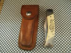 SCHRADE U.S.A. VINTAGE 705 SCRIMSHAW BEAR EXCELLENT LOCK BACK FOLDING POCKET KNIFE & SCHRADE SHEATH