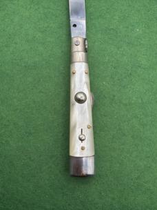 Pearl Humpback 7”