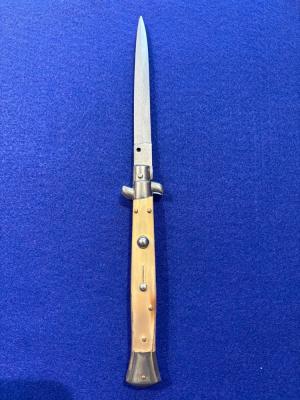 11 Italian swivel bolster
