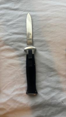 Lot of Hubertus, RIZZUTO, A.G.A., AKC, Virginia inox, Golden Dragon,