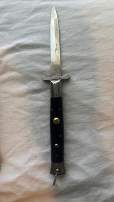 Lot of Hubertus, RIZZUTO, A.G.A., AKC, Virginia inox, Golden Dragon,