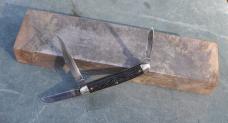 Schrade Walden Jr. Stockman 2.75" Closed. Jigged Black Fed Shield 808 Loud Snap All Blades