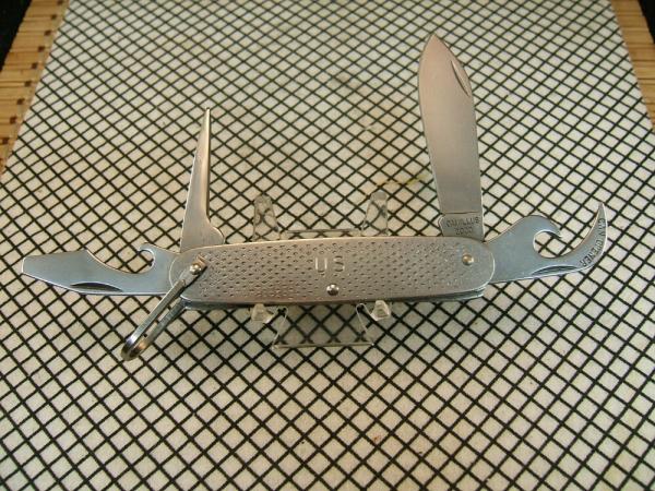 CAMILLUS U.S.A. MADE VINTAGE 2000 US MILITARY MULTI-PURPOSE FOUR BLADES UNUSED SURVIVAL POCKET KNIFE CAMILLUS U.S.A. MADE VINTAGE 2000 US MILITARY MULTI-PURPOSE FOUR BLADES UNUSED SURVIVAL POCKET KNIFE
