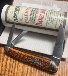 NORTHFIELD WHARNCLIFF WHITTLER WITH BEAVER PIN UP BUTTON