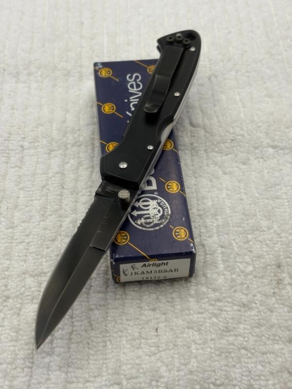 Beretta Quality Made In Japan Airlight JKAM3BSAB Vintage Mid Lock Pocket Knife Beretta Quality Made In Japan Airlight JKAM3BSAB Vintage Mid Lock Pocket Knife