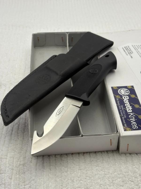 Beretta Quality Made In Seki Japan Loveless Design Fixed Blade Sheath Knife Beretta Quality Made In Seki Japan Loveless Design Fixed Blade Sheath Knife