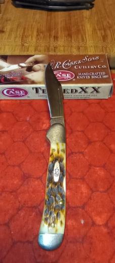 2010 Case XX Mini Copperlock Model 61749L SS Amber Jigged Bone 