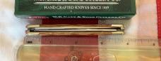 Case xx 2008 Eisenhower Knife Mdl# MUSKRAT SS w/ Wowzeer Oak Wood Handles w/ scrolled bolsters -NOS