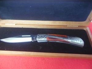 IMPORTED HIGHLY DECORATED SCROLL WORKED LOCKBACK IN CUSTOM USA WOOD BOX AS FOUND UNUSED