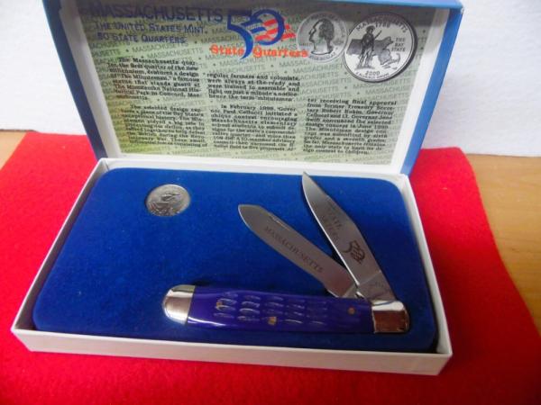 MASSACHUSETTS TRAPPER KNIFE AND 2000 P STATE QUARTER IN COLLECTORS BOX