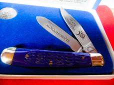 MASSACHUSETTS TRAPPER KNIFE AND 2000 P STATE QUARTER IN COLLECTORS BOX