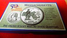MASSACHUSETTS TRAPPER KNIFE AND 2000 P STATE QUARTER IN COLLECTORS BOX